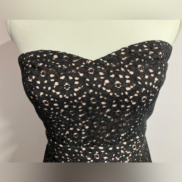 Forever 21 Women’s Strapless Mini Dress, Size M, Black/Pink, Lace Overlay. - Picture 2 of 7
